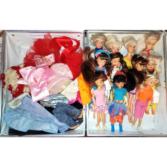 14 Dolls,11" 10" & 8" Vintage Kid Kore Fashion Dolls,Clothes & Fashion Case Lot - Picture 5 of 13